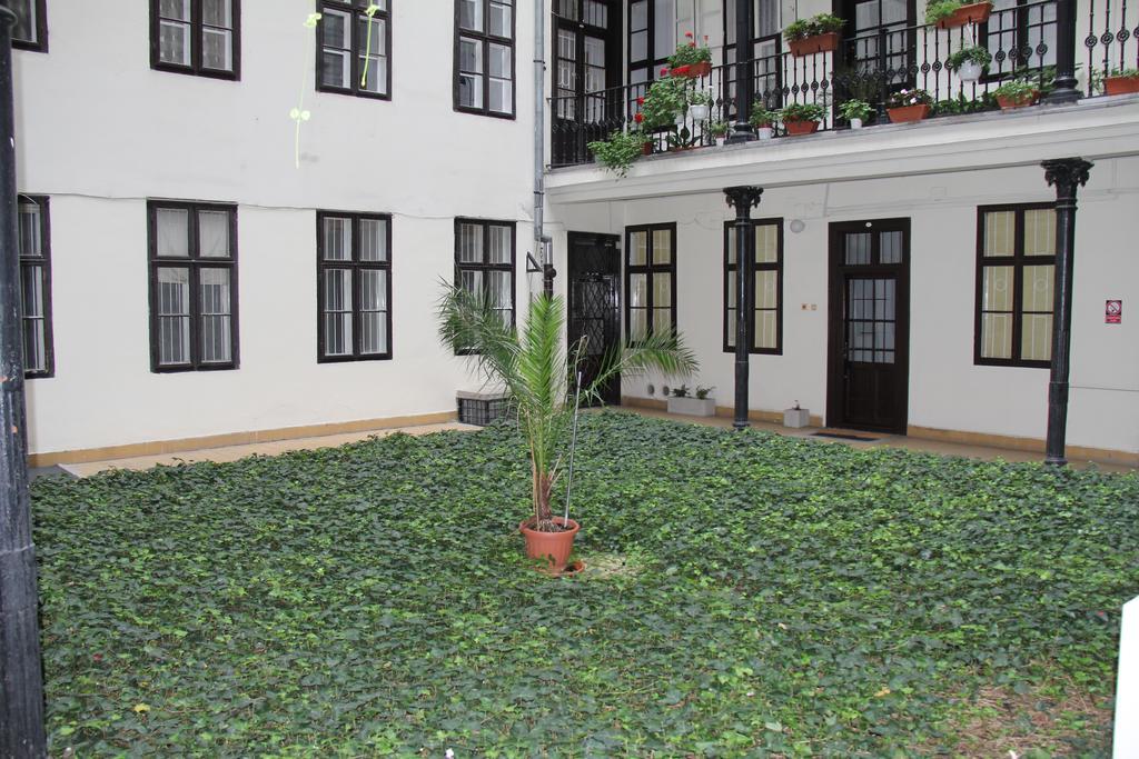Queen Zita Apt 130 M2 Near Chain Bridge Budapest Exterior photo
